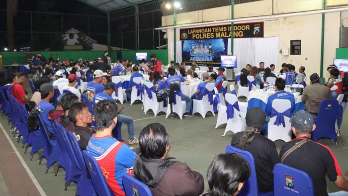 Acara silaturahmi Polri/TNI bersama Aremania di Mapolres Malang.