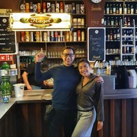 Hingga saat ini rumah tangga Ari Wibowo dan Inge jauh dari gosip miring. Selain itu keduanya juga selalu terlihat romantis bersama. Foto: Instagram/@ariwibowo_official