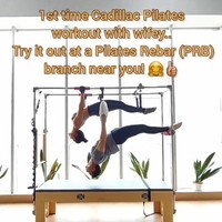 Unggahan Ari Wibowo itu langsung dibanjiri beragam komentar netizen. Tak sedikit yang memuji keduanya dan menyebut Ari dan istrinya itu terlihat romantis. Foto: Instagram/@ariwibowo_official