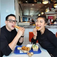 Ari Wibowo sendiri telah menikah dengan Inge Anugrah pada Juli 2006. Setelah menikah keduanya kini telah dikaruniai 2 orang putra. Foto: Instagram/@ariwibowo_official