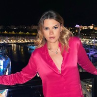 Camille masih memiliki darah biru tapi ia tidak memiliki gelar karena ayahnya tidak datang dari keluarga kerajaan. Orang tuanya pun tidak menikah.Foto: Instagram @camillerosegottlieb