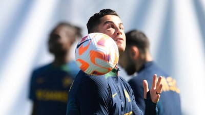 Foto: Lihatlah Tanda... Lebam di Wajah Cristiano Ronaldo