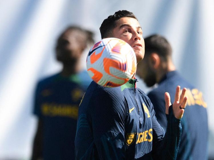 Foto: Lihatlah Tanda... Lebam di Wajah Cristiano Ronaldo