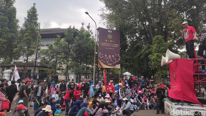 Demo petani di Gedung Sate, Bandung.