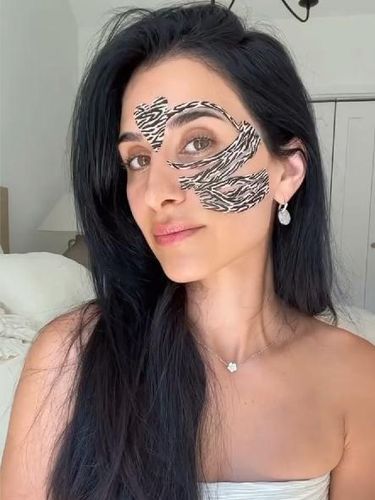 Tren kecantikan face taping viral di TikTok dan Instagram.