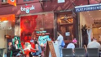 Untuk New York ini TEGUK menyebut: 80 persen menu tidak ada di Indonesia, yang semua setelah melewati R&D lebih dari 3 bulan. Hal itu hanya untuk mengikuti market, kompetisi dan behaviour konsumen di Amerika Serikat dalam menikmati kategori minuman kekinian serta menggunakan bahan baku premium namun tetap kita jaga kehalalannya seperti boba.