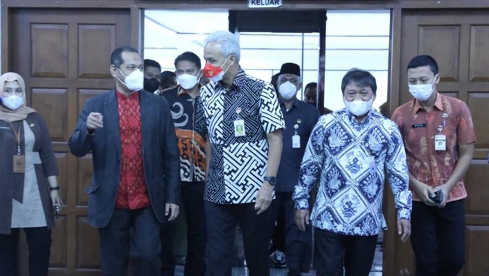 Gubernur Jateng Ganjar Pranowo dan KPK usai rakor di Kantor Pemprov Jateng, Semarang, Selasa (27/9/2022).