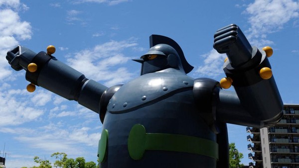 Ini adalah patung robot Tetsujin 28-go atau Iron Man 28 dengan tinggi mencapai 15,3 meter yang dipajang di taman Wakamatsu di Kobe. Sebagai informasi, patung ini dibangun untuk penghormatan kepada Mitsuseru Yokoyama yang telah membuat karakter ini dari manga atau komik. Ini adalah patung robot Tetsujin 28-go atau Iron Man 28 dengan tinggi mencapai 15,3 meter yang dipajang di taman Wakamatsu di Kobe. Sebagai informasi, patung ini dibangun untuk penghormatan kepada Mitsuseru Yokoyama yang telah membuat karakter ini dari manga atau komik.