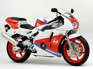 Sudah Tahu Belum Honda Pernah Jual CBR250RR 4 Silinder?