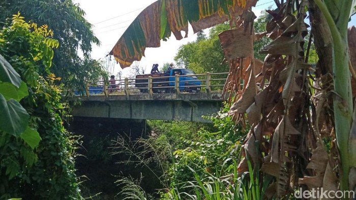 Jembatan Bantengan di Jalan Klaten-Karanganom, Kecamatan Karanganom, Klaten, Selasa (27/9/2022).