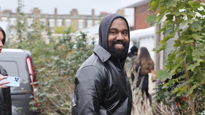 Potret Before-After Rumah Kanye West yang Mirip Parkiran Gedung