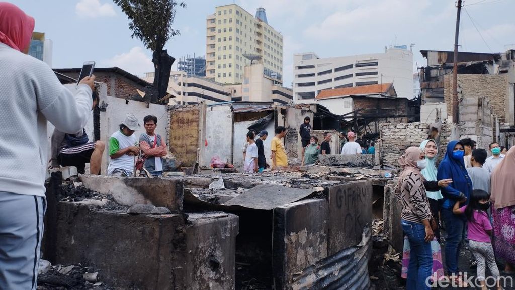 500 Warga Cikini Jadi Korban Usai Puluhan Rumah Hangus Terbakar