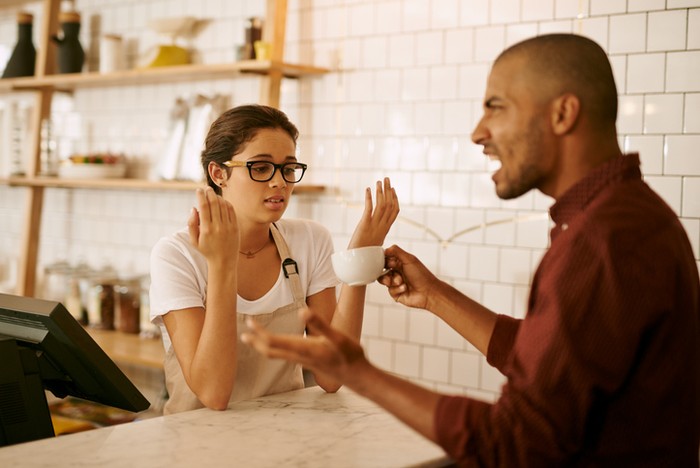 Tak Disomasi! Keluhkan Produk Makanan, 7 Netizen Ini Diganti Rugi Berlipat-lipat