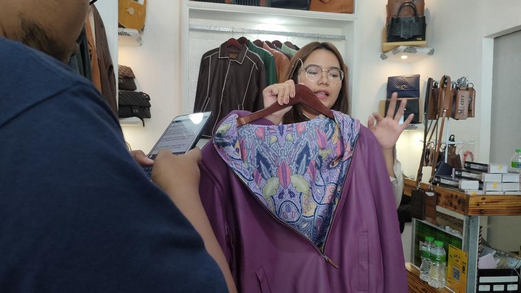 Dipamerkan di Italia, Jaket Kulit Batik Garut Sukses Buat Bule Terkesan