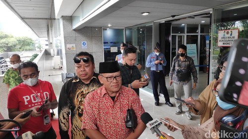 Ketua Indonesia Police Watch (IPW) Sugeng Teguh (Matius Alfons/deticom)