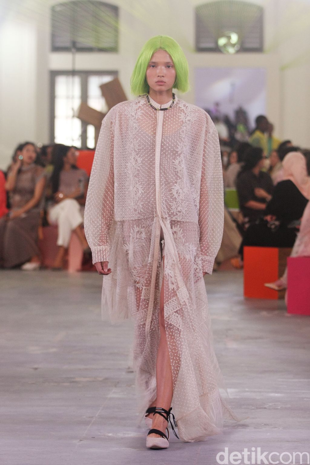 Koleksi Sapto Djojokartiko Spring/Summer 2023