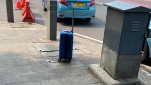 Koper Misterius Tergeletak di Depan Polda Metro, Polisi Selidiki