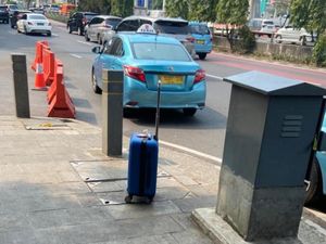 Koper Misterius Tergeletak di Depan Polda Metro, Polisi Selidiki