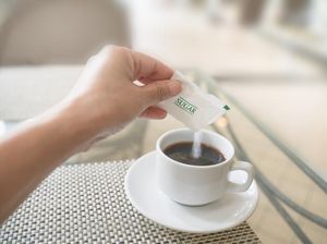 Minum Kopi Pakai Gula Memicu Masalah Kesehatan? Ini Hasil Penelitiannya
