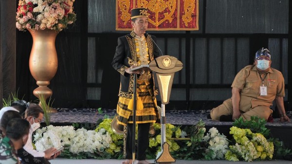 Kunker ke Sultra, Jokowi Dapat Gelar Adat dari Kesultanan Buton