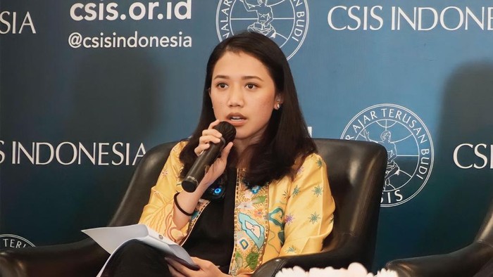 Legislator Golkar Puteri Komarudin