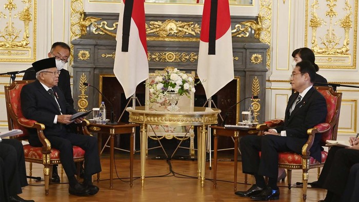 Wakil Presiden Ma'ruf Amin bertemu dengan PM Jepang Fumio Kishida di Istana Akasaka, Jepang. Pertemuan itu membahas penguatan kerja sama kedua negara hingga peningkatan sumber daya manusia (SDM).