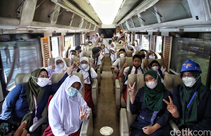 Melihat Lebih Dekat Bengkel Kereta Api di Balai Yasa Manggarai