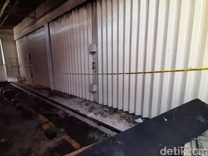 Minimarket di Karawang Ludes Terbakar!