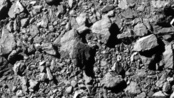 Foto utuh terakhir yang diambil oleh DART, dua detik sebelum tabrakan. Foto: NASA/Johns Hopkins APL