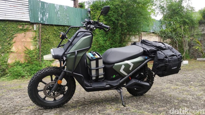 Motor Listrik Perambah Hutan Charged Rimba