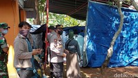 Ibu korban, Budiastuti, meminta pihak kepolisian untuk melakukan autopsi terhadap anaknya agar bisa diketahui penyebab kematiannya. Foto: Saktyo Dimas R/detikJateng