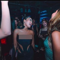 Rachel dikomentari terlalu banyak mengumbar kulitnya. semakin terbuka ya badannya wkwk,” komentar netizen. Bajunya makin kesana makin kesini,” tulis lainnya. Foto: dok. Instagram/@rachelvennya