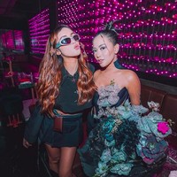 Bring back Y2K style back 📹 #y2kfuturism #cyber22,” keterangan foto Rachel Vennya. Foto: dok. Instagram/@rachelvennya