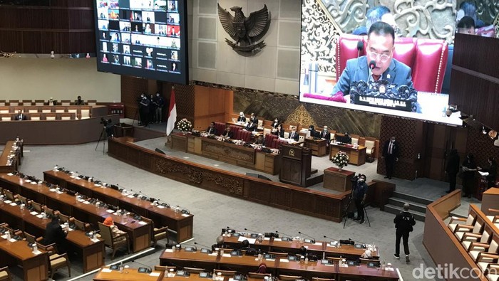 Rapat paripurna DPR Selasa (27/9/2022)