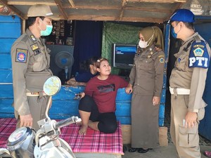 Warung Pangku di Gresik Dirazia, Lima Pramusaji dan Satu Pemilik Diamankan