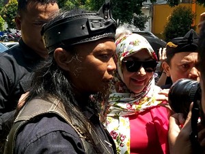 Roro Fitria yang Sempat Histeris di Sidang Cerai Perdana