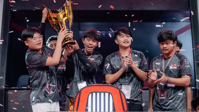 SES Alfaink Juara FFML Season VI Divisi 1, Bawa Pulang Rp525 Juta