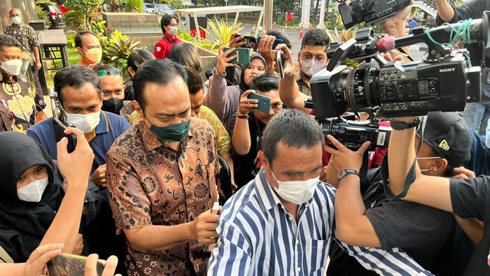 Sigid Haryo Wibisono usai menjalani pemeriksaan di kasus suap Bupati Pemalang (Hanafi-detikcom)