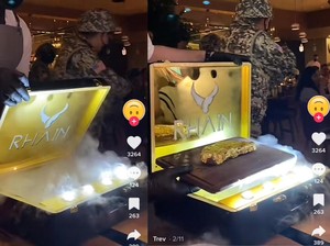 Mirip Salt Bae, Restoran di Dubai Ini Sajikan Steak Lapis Emas Rp 15 Juta