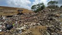 “Mayoritas sampah keluarga, jadi 70 persen sampah keluarga, 30 persen dari pasar, keramaian, dari fasilitas umum,” lanjutnya. Foto: Eko Susanto/detikJateng