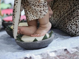 Tedak Siten Adalah Apa? Serba-serbi Tradisi dan Maknanya