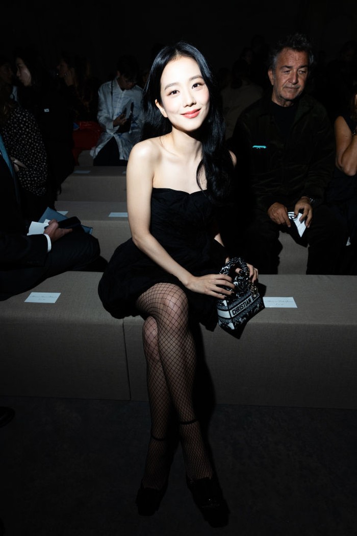 1243549153 PARIS, FRANCE - SEPTEMBER 27: (EDITORIAL USE ONLY - For Non-Editorial use please seek approval from Fashion House) Jisoo attends the Christian Dior Womenswear Spring/Summer 2023 show as part of Paris Fashion Week on September 27, 2022 in Paris, France. (Photo by Victor Boyko/Getty Images)