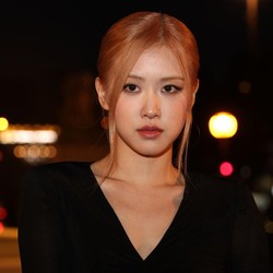 Rose BLACKPINK Debut di Album OST Film Hollywood