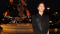 Dresscode acara Saint Laurent pada Selasa (27/9/2022) malam adalah serba hitam. (Foto: Getty Images/Pascal Le Segretain)