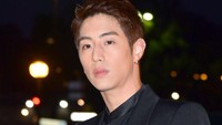 Kulit Mark Tuan tampak berkilau terkena sorot cahaya lampu. (Foto: WireImage/Dominique Charriau)