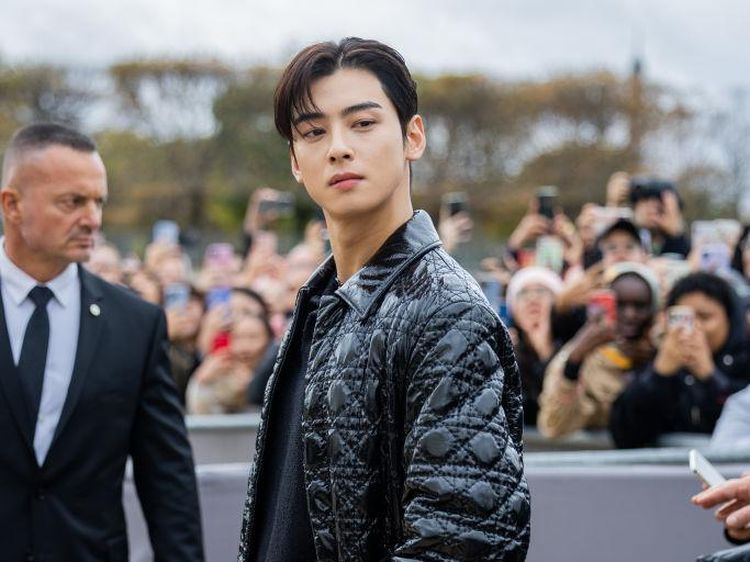 Cha Eun Woo Makin Ganteng Aja! Efek Udara Paris?