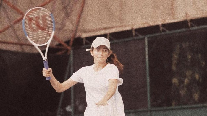 6 Foto Adu Gaya Artis Jajal Tenis, Wulan Guritno sampai Anya Geraldine