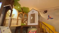 Ini adalah tempat bermain untuk kedua anak Arief Muhammad dan Tipang. Foto: YouTube