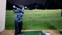 Memasuki usia anak ketujuh bulan, Aurel semakin giat untuk berolahraga. Ia melakukan berbagai jenis olahraga mulai dari workout di rumah hingga bermain golf. (Foto: Instagram @aurelie.hermansyah)