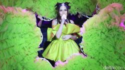 Transformasi Ayu Ting Ting di Panggung, Hari Ini Ultah ke-32